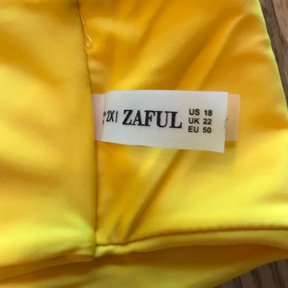 NWT Zaful Bright Yellow & White Knot Padded Bikini Set (2X)